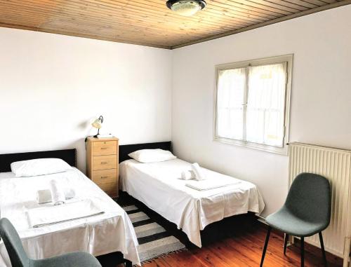 Villa "Jane", quiet, luxurious, family friendly, spacious, close to the beach!