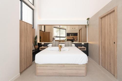 Málaga ROSE 6 Suite con Jacuzzi Privado - BY N&N LUXE PROPERTIES