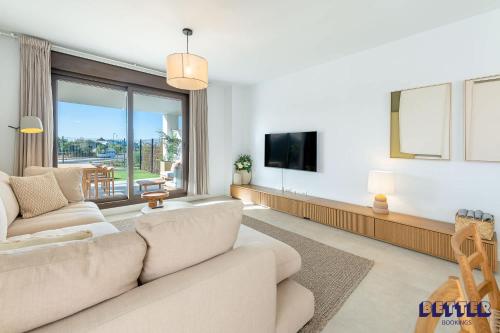 Casa Azalia Exclusive 2 Bedroom Apartment with Pool and Gym in Estepona