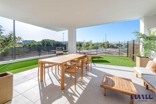 Casa Azalia Exclusive 2 Bedroom Apartment with Pool and Gym in Estepona
