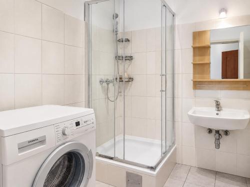 Cozy 1BR Apt with Living Room & Garden Included