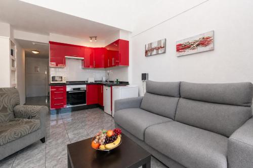 Wonderful 1 Bedroom Apartment Communal Heated Pool