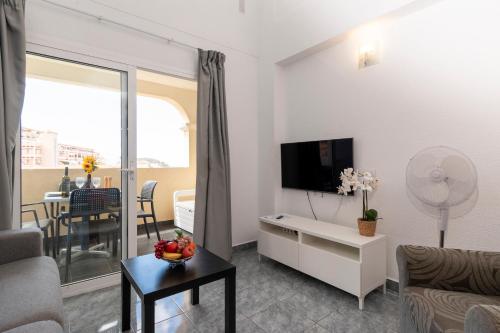 Wonderful 1 Bedroom Apartment Communal Heated Pool