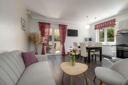 Apartment with A - C in Porec-Istrien 58164