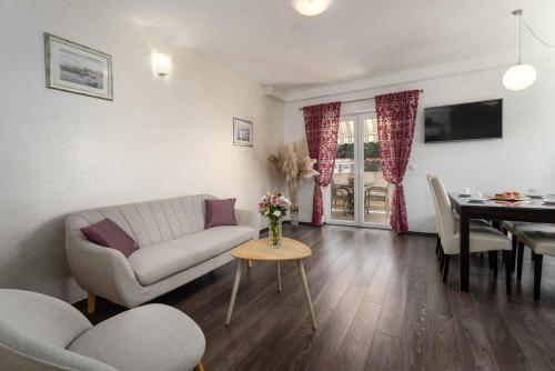 Apartment with A - C in Porec-Istrien 58164