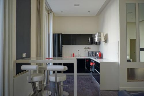 Rue Lincoln - Paris 8 - 2080