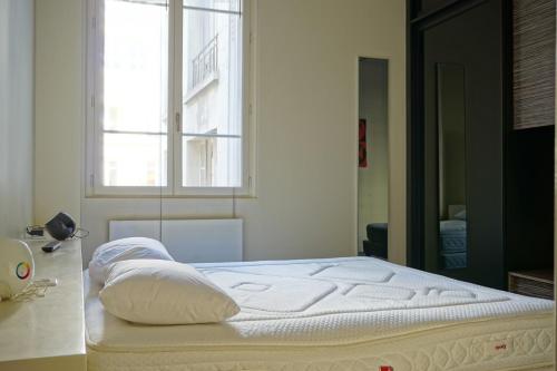 Rue Lincoln - Paris 8 - 2080