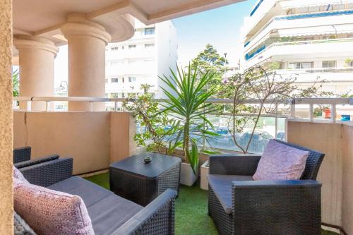 Palm Beach 3 BDR apartment with terrasse & parking close beaches