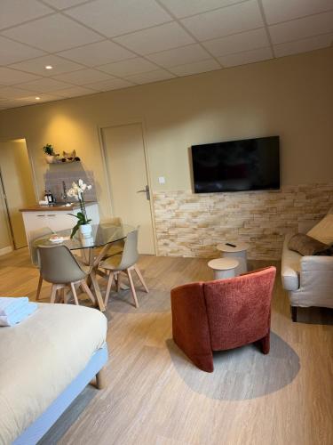 Suite du Spa 5 - Parking Privé Gratuit à Reims