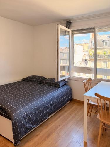 Central Apartment in Core Marais