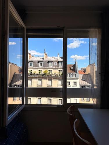Central Apartment in Core Marais
