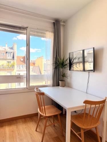 Central Apartment in Core Marais