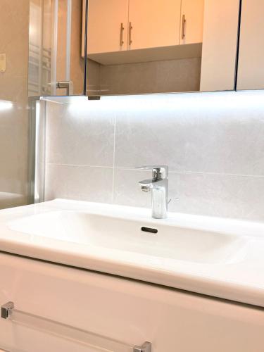 Central Apartment in Core Marais