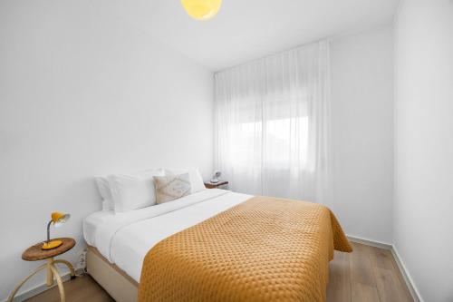 Bright Apartment | Trindade & City Centre