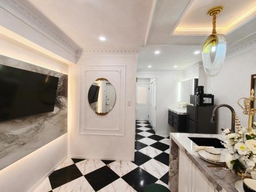 C1 东京新宿高田马场温馨三室民宿 Shinjuku Takadanobaba Cozy 3BR Apartment 步行可达车站 山手线直达涩谷新宿池袋 适合家庭朋友情侣旅行长期入住 Quiet Family St ay in Tokyo