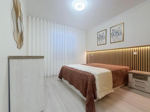 Rosaria Flat 2