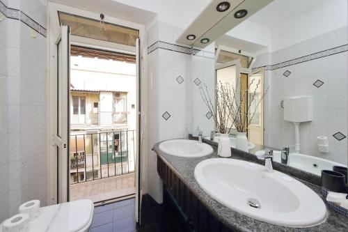 Comfy apartment next to Termini station