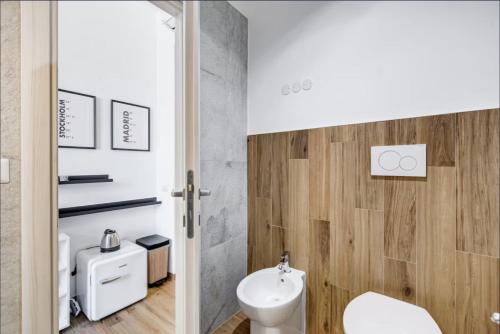 Spacious 4BR Family Apartment Near Termini