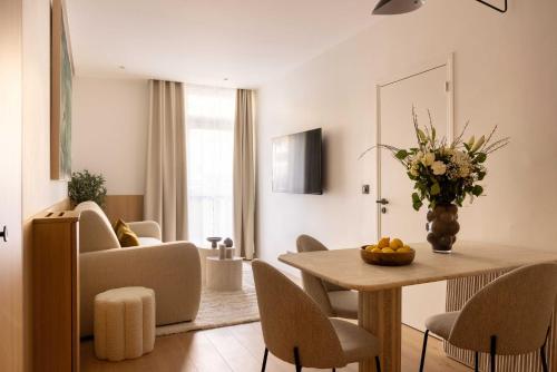 Elegant A C Apartment 1BR - 4P - Nation