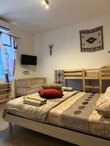 Orange Grove Apartment