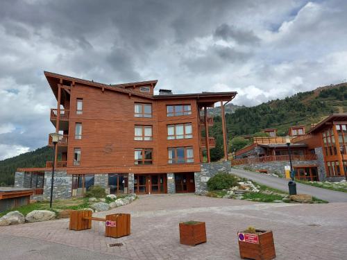 Résidence Les Souverains - Charmant appartement de 3 pièces dans une résidence proche des pistes dans le quartier du Chantel. MAE-8134