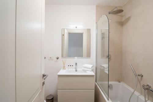 Near Tiber Deluxe 2 Suite Home - Near Centre & Tiber, Wifi & AC