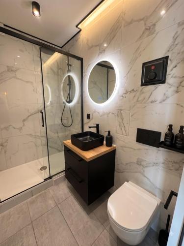 Parisian cozy space 2 steps from Canal Saint-Martin app 19
