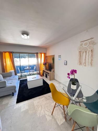 Azur studio plage et vieil Antibes