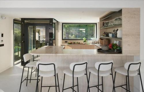 Aarons Villa Cannes Residence
