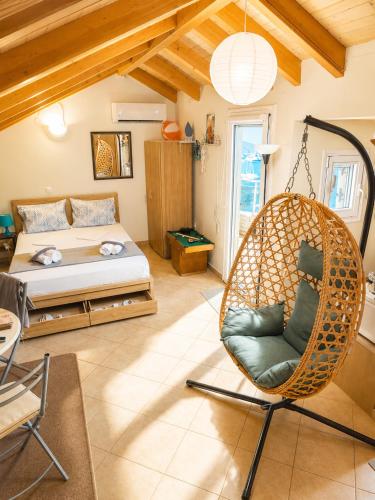 AB Preveza Apartments-15 Meters Over the Sea Attic & Alexander's the Great Executive Suite