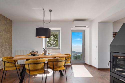 Casa Giuseppe /w Panoramic View - Happy Rentals