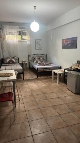Κεντρικό Ημιυπόγειο Studio Στο Βόλο εως 3 ατομα