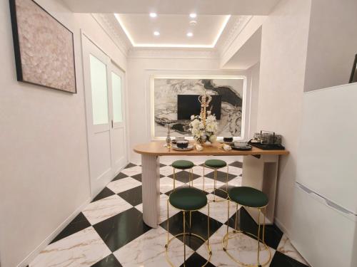 B7 东京新宿高田马场温馨三室民宿 Shinjuku Takadanobaba Cozy 3BR Apartment 步行可达车站 山手线直达涩谷新宿池袋 适合家庭朋友情侣旅行长期入住 Quiet Family St ay in Tokyo