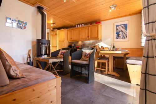 Apt Arsene2 Mont Blanc view for 5 next to ski - Happy Rentals
