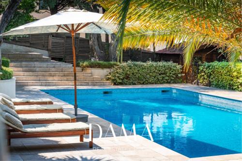 Modern villa with pool, garden, 4 bedrooms