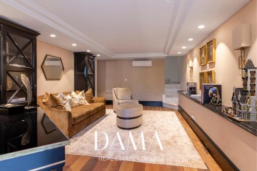 Modern villa with pool, garden, 4 bedrooms