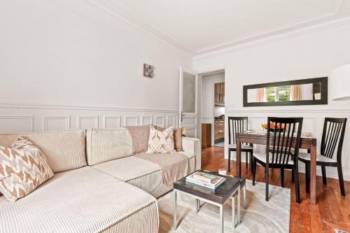 BnBNova - 2BR - Near Eiffel Tower and Montparnasse