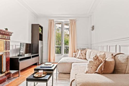 BnBNova - 2BR - Near Eiffel Tower and Montparnasse