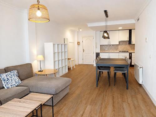 Marbella Center Beach 3BR Pool Parking