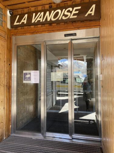 Résidence Vanoise - Val Thorens location: Appartement en plein centre avec superbe vue au sud MAE-3284