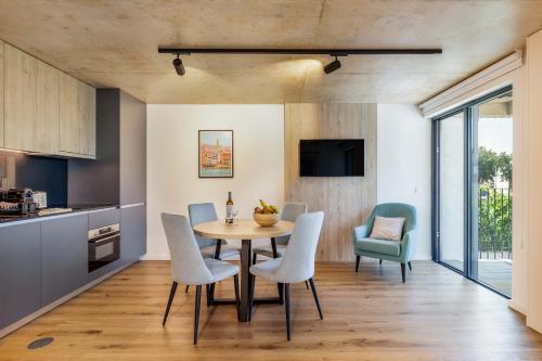 Marina da Afurada Apartments - William Shakespeare
