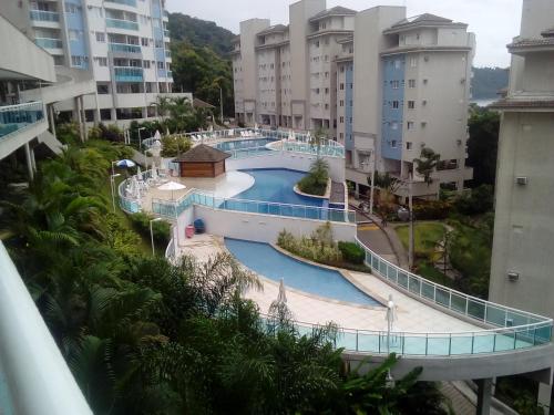 Majoituspaikan Porto Real Resort Apartment uima-allas tai lähistöllä sijaitseva uima-allas