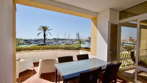 Marina Plaza Front Row apartment by Cleverdetails in Vilamoura