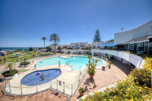 Estepona - Villacana with large terraces PI48