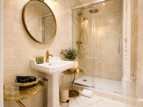 Stylish Apartment Near Montmartre & Moulin Rouge