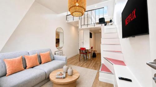 Latin Quarter Charming Mezzanine Studio with Netflix