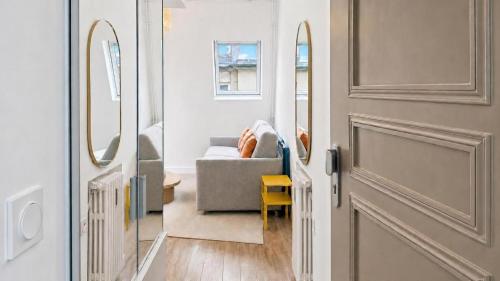 Latin Quarter Charming Mezzanine Studio with Netflix