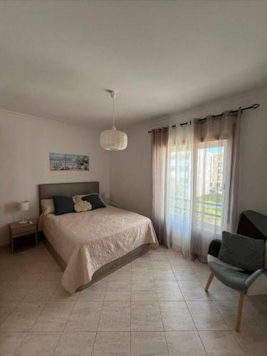 Apartamento - Condomínio privado - Piscina e Garagem