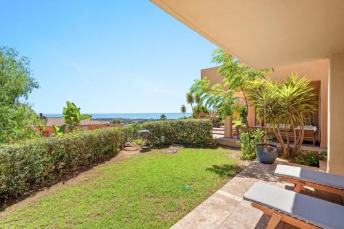 Sea View Pool & Terrace 3BR in Benahavís Hills