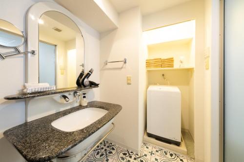 City Hotel Namba Suites